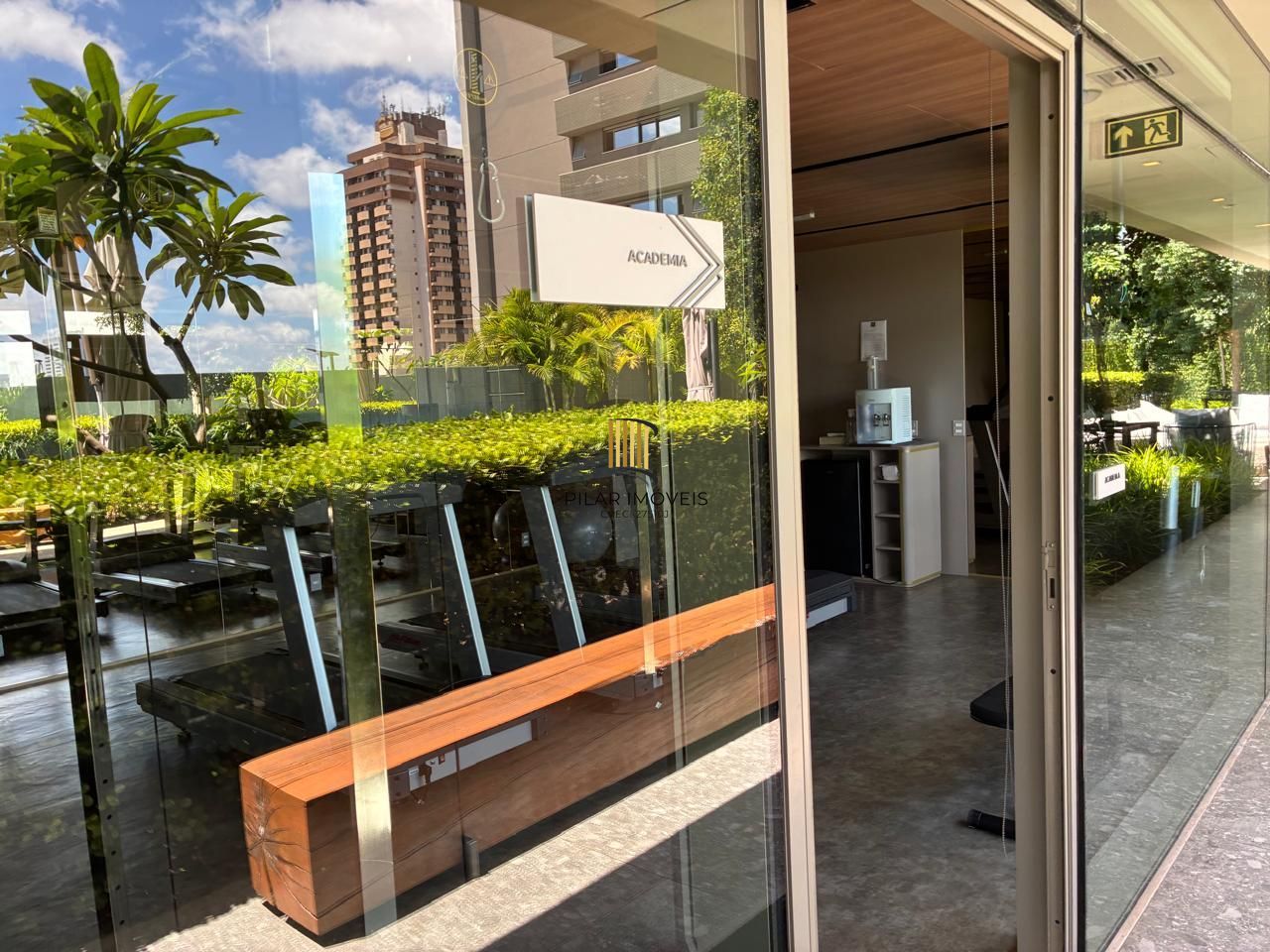 Lindo imóvel 2 dormitórios, 1 suíte, 64 m2, vaga de garagem no bairro Praia de Belas