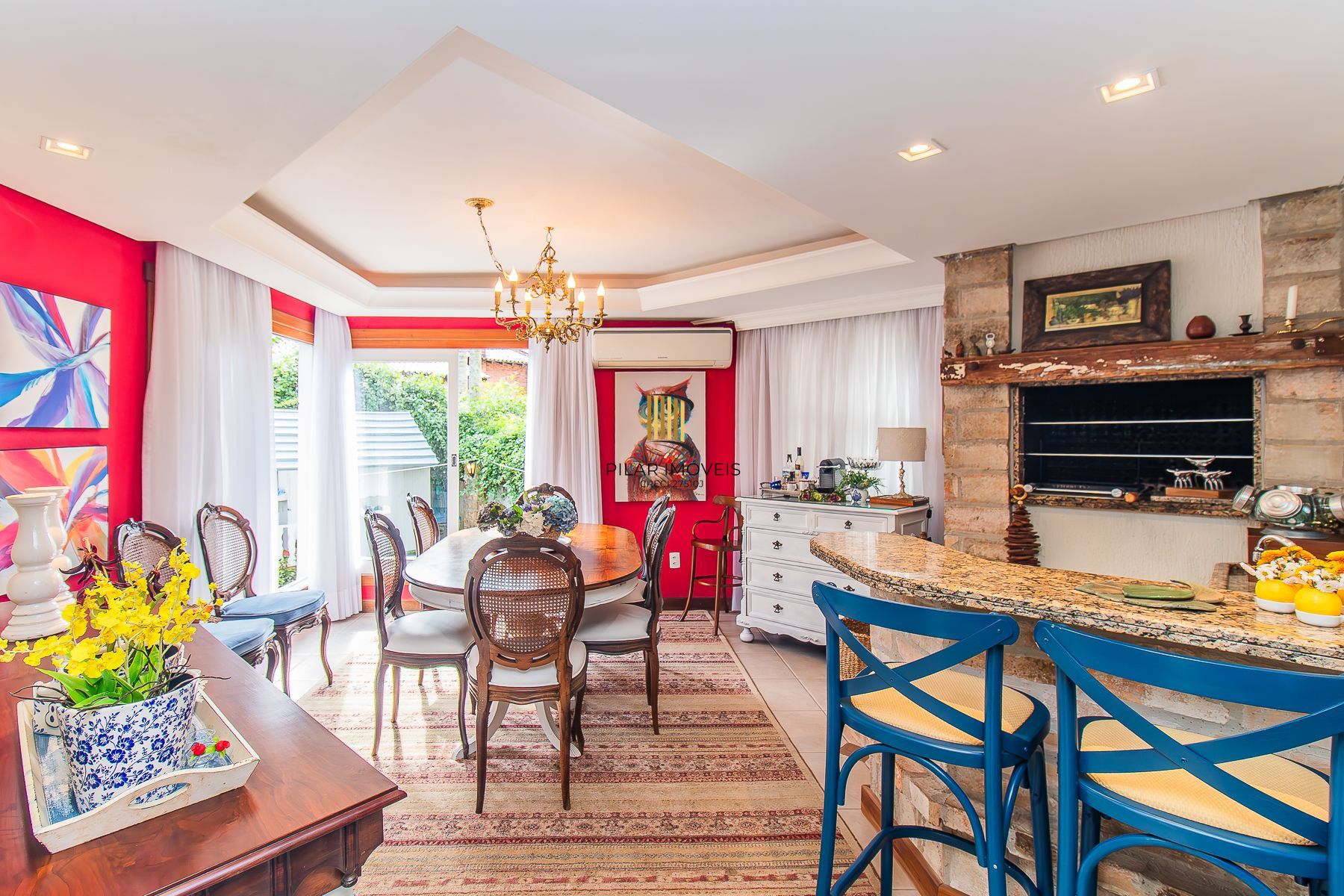 CASA DE 4 DORMITÓRIOS EM CONDOMÍNIO - 320 m² - 4 VAGAS DE GARAGEM