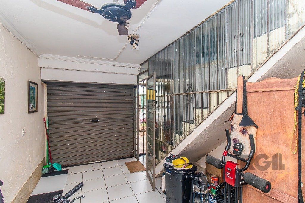 Casa para Venda - 110m², 2 dormitórios, sendo 1 suites, 2 vagas - Menino Deus
