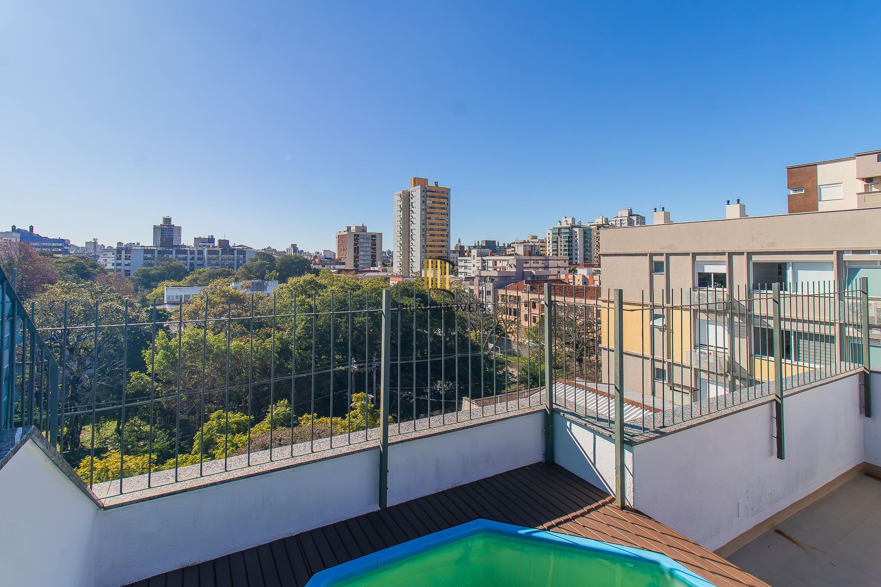COBERTURA DUPLEX COM 3 DORMITÓRIOS E PISCINA