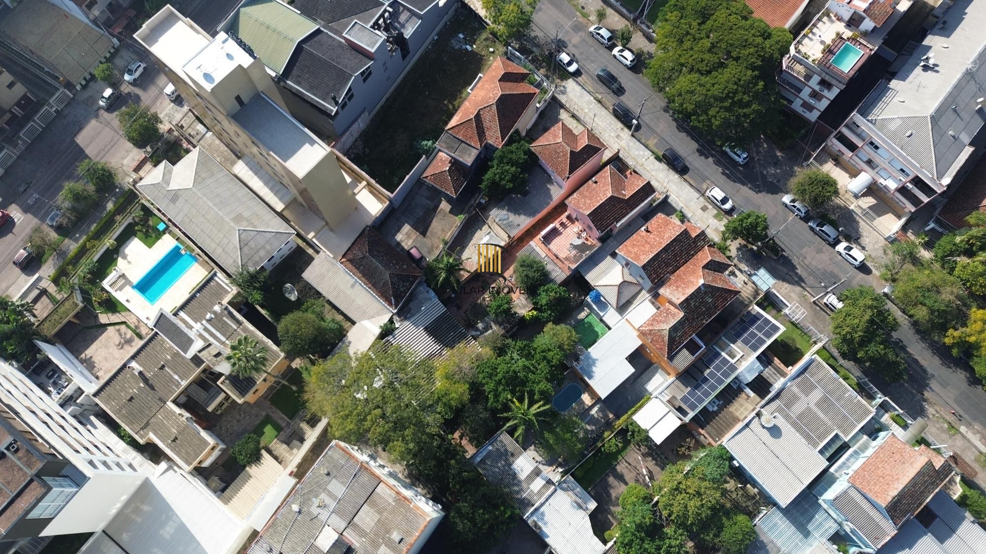 Casa/terreno na Rua Oscar Bittencourt