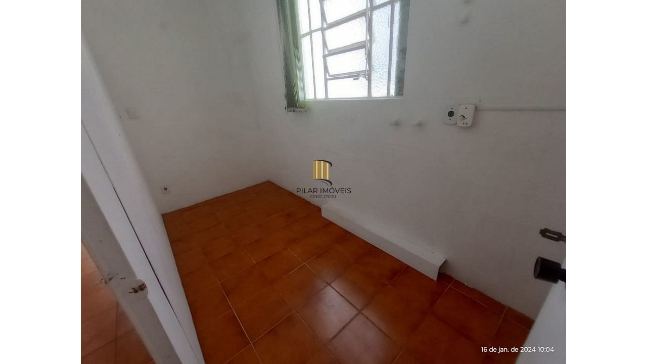 SOBRADO COMERCIAL - 220m² - 2 vagas - GETULIO VARGAS