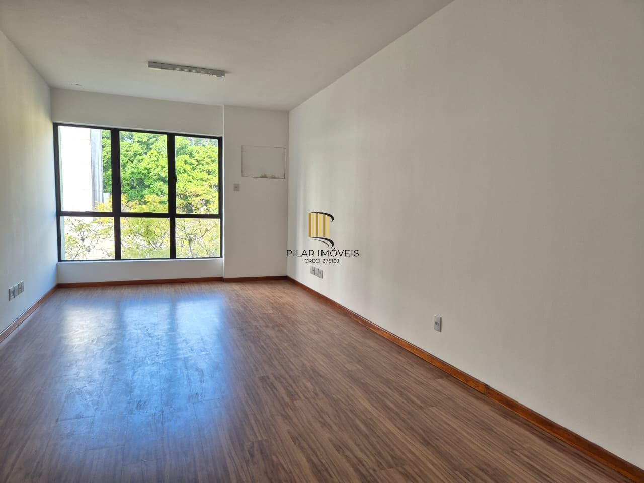 Sala comercial desocupada