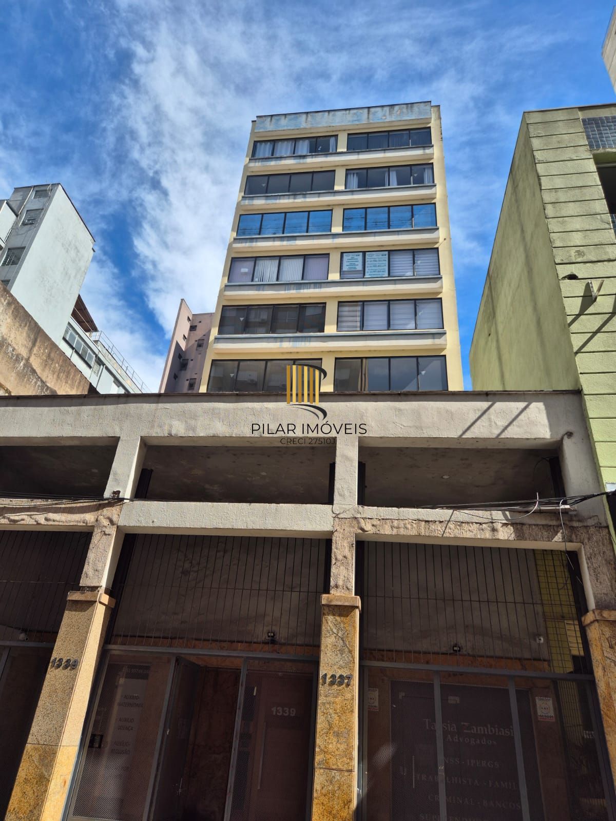 Sala comercial desocupada - Pilar Imóveis