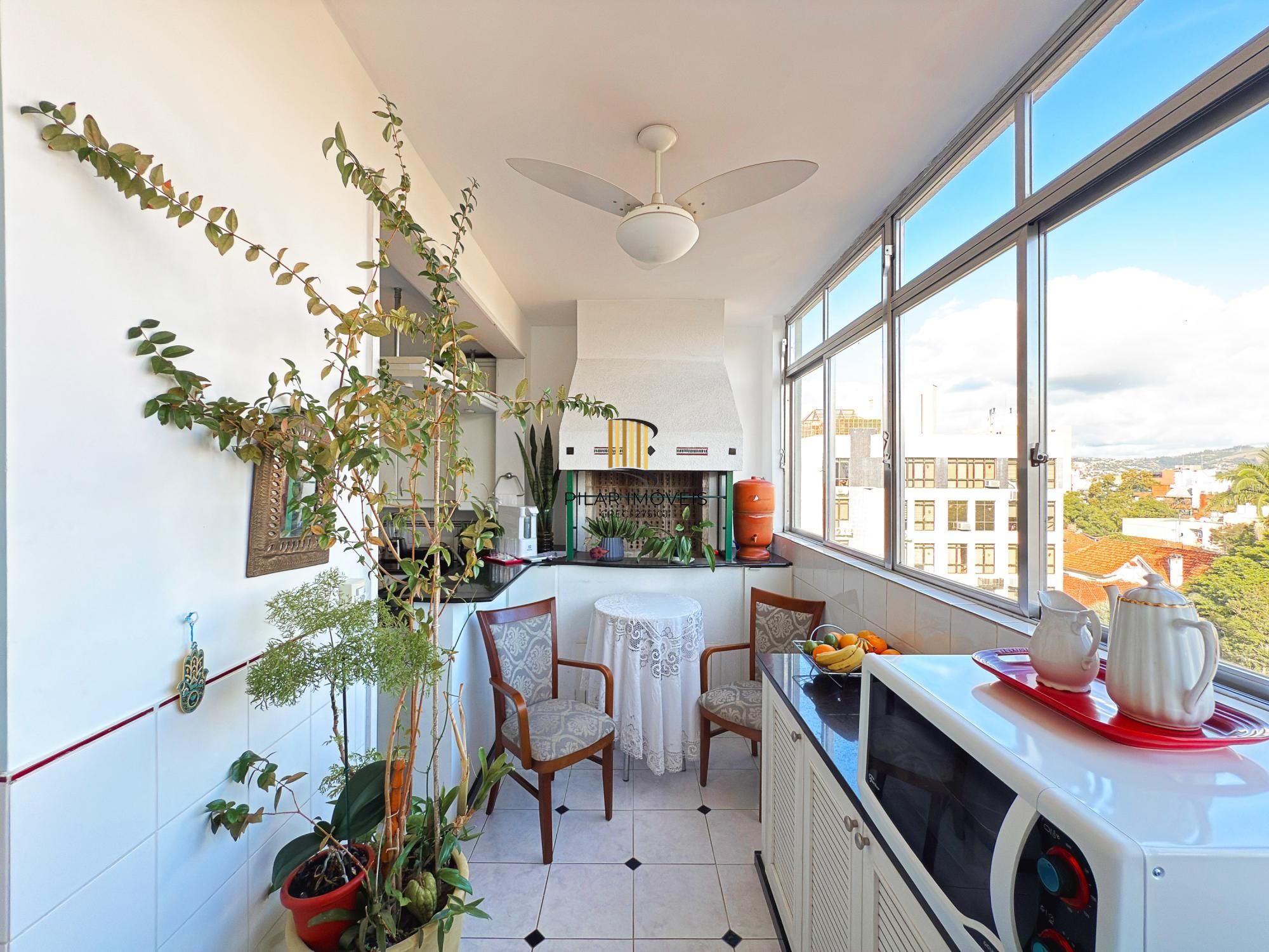 231,8 m², 3 dormitórios com suíte, 1 vaga