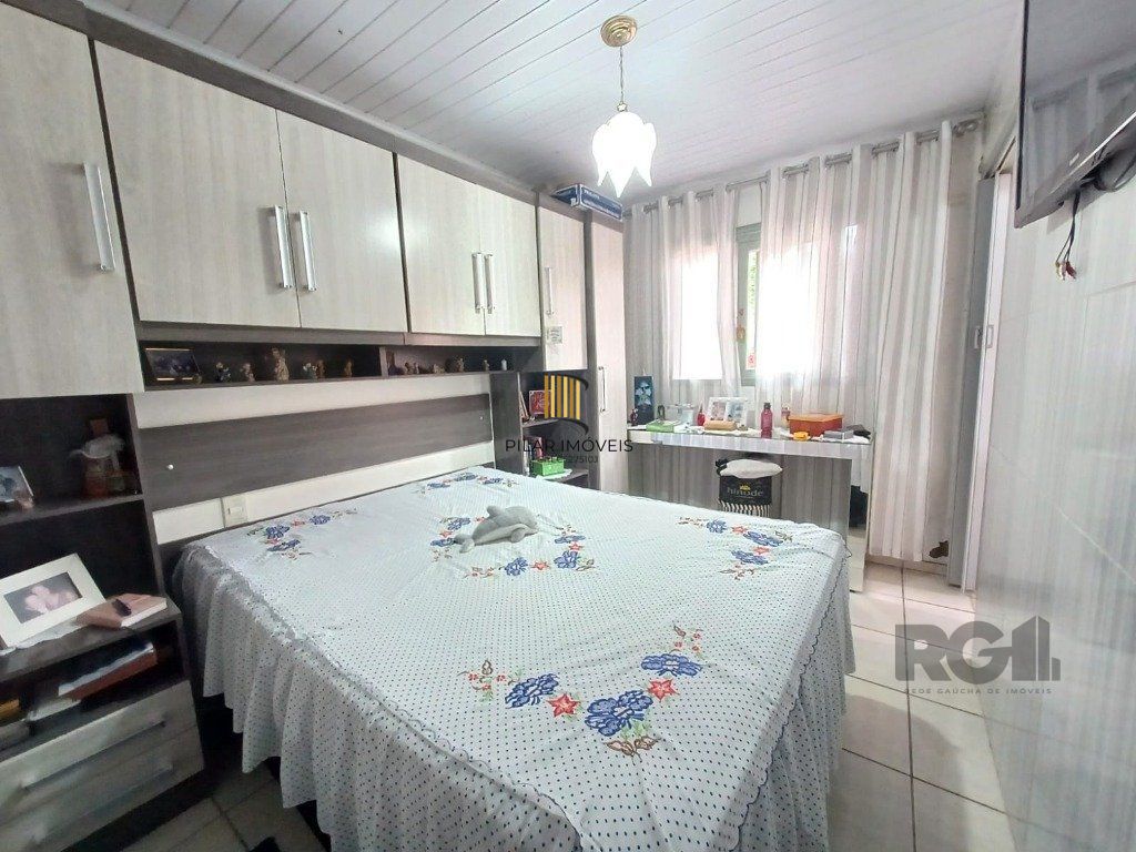 Casa térrea com edícula aos fundos