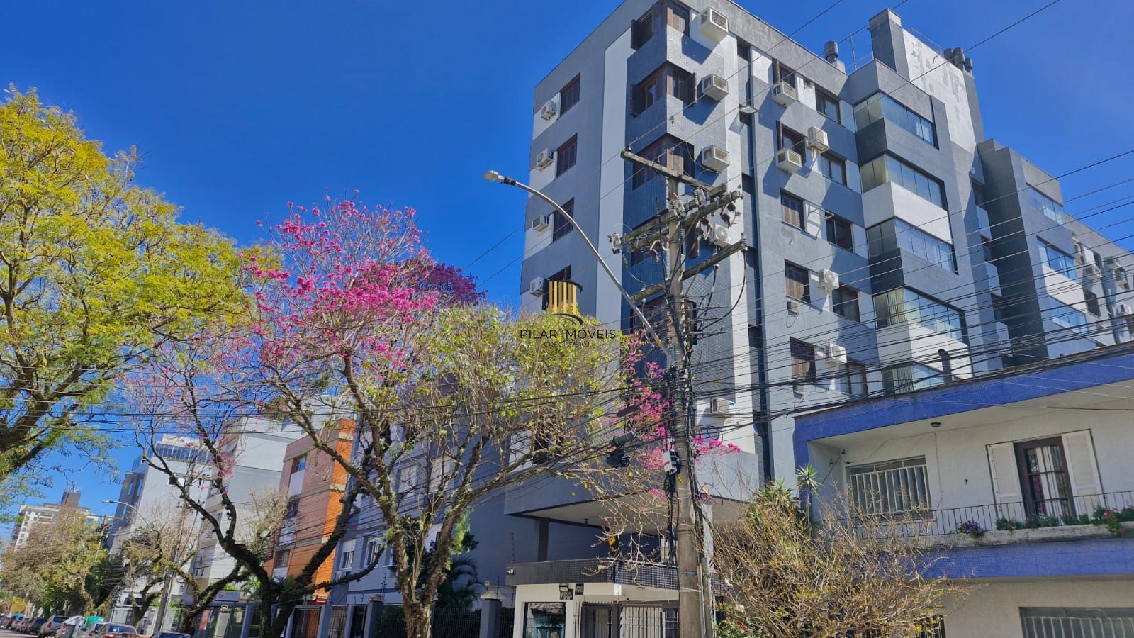 Apartamento todo reformado pronto para morar no Menino Deus - Pilar Imóveis