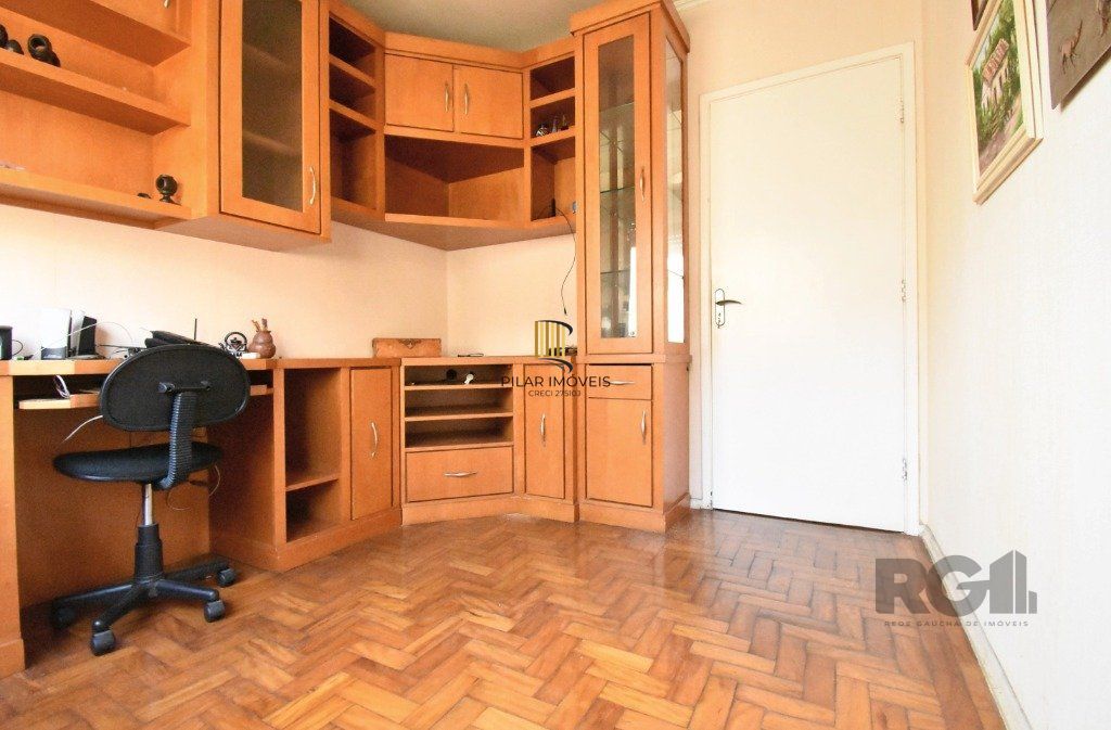 Imóvel 2 dormitórios no Menino Deus com 58,49m²  SEMI-MOBILIADO COM BOX