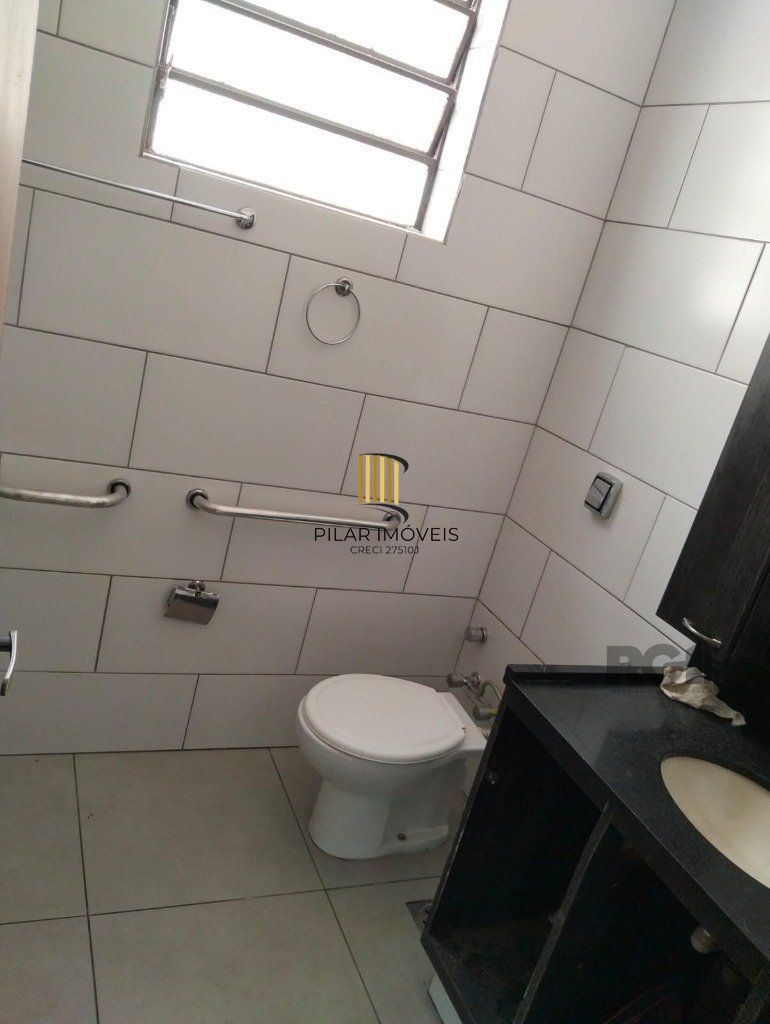 Apartamento 3 Dormitórios , dependência de empregada e vaga de garagem.