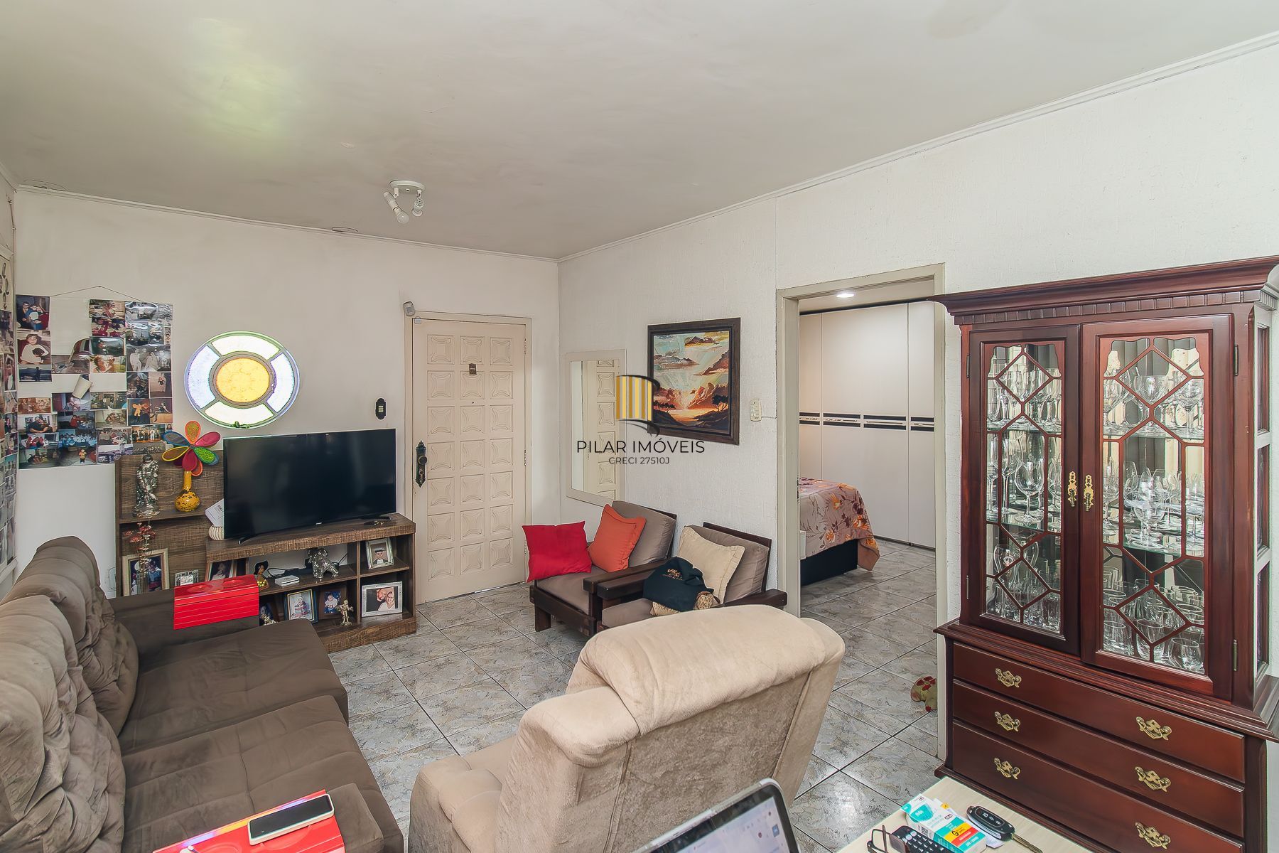 Casa 3 dormitórios, 5 vagas.