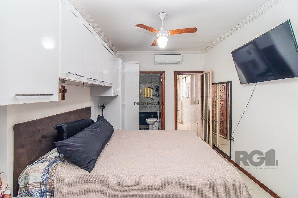 Casa para Venda - 110m², 2 dormitórios, sendo 1 suites, 2 vagas - Menino Deus