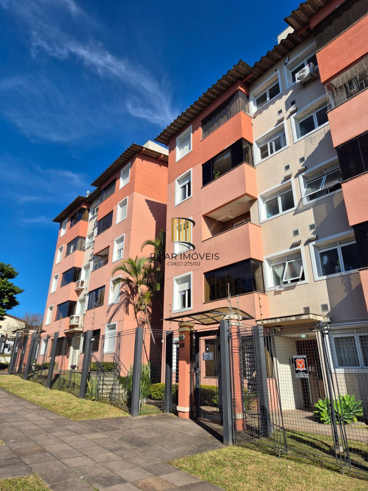 Apartamento 2 dormitórios, com box para carro, no bairro Jardim Leopoldina. - Pilar Imóveis