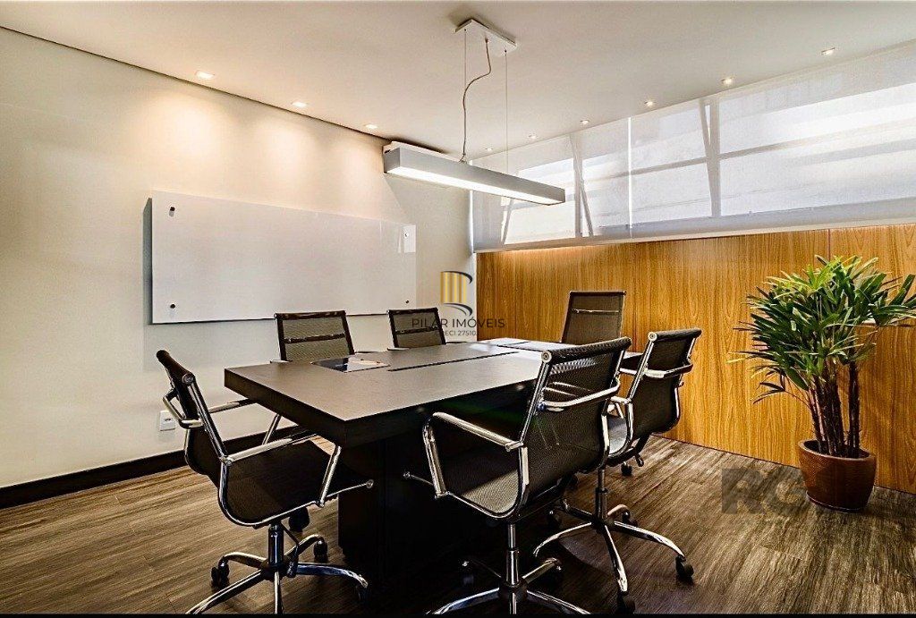 Sala comercial 2 vagas 227m² Menino Deus