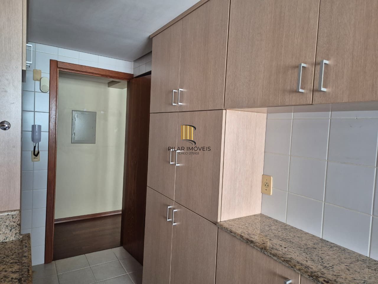 3Dormitórios com 99,80m privativos.