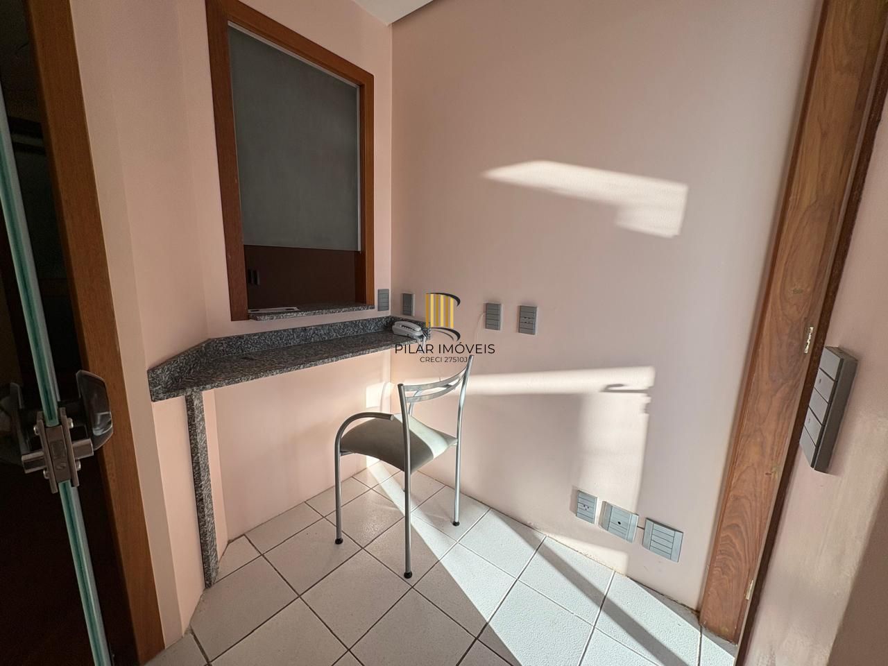 Sala/comercial 41,66 no Menino Deus