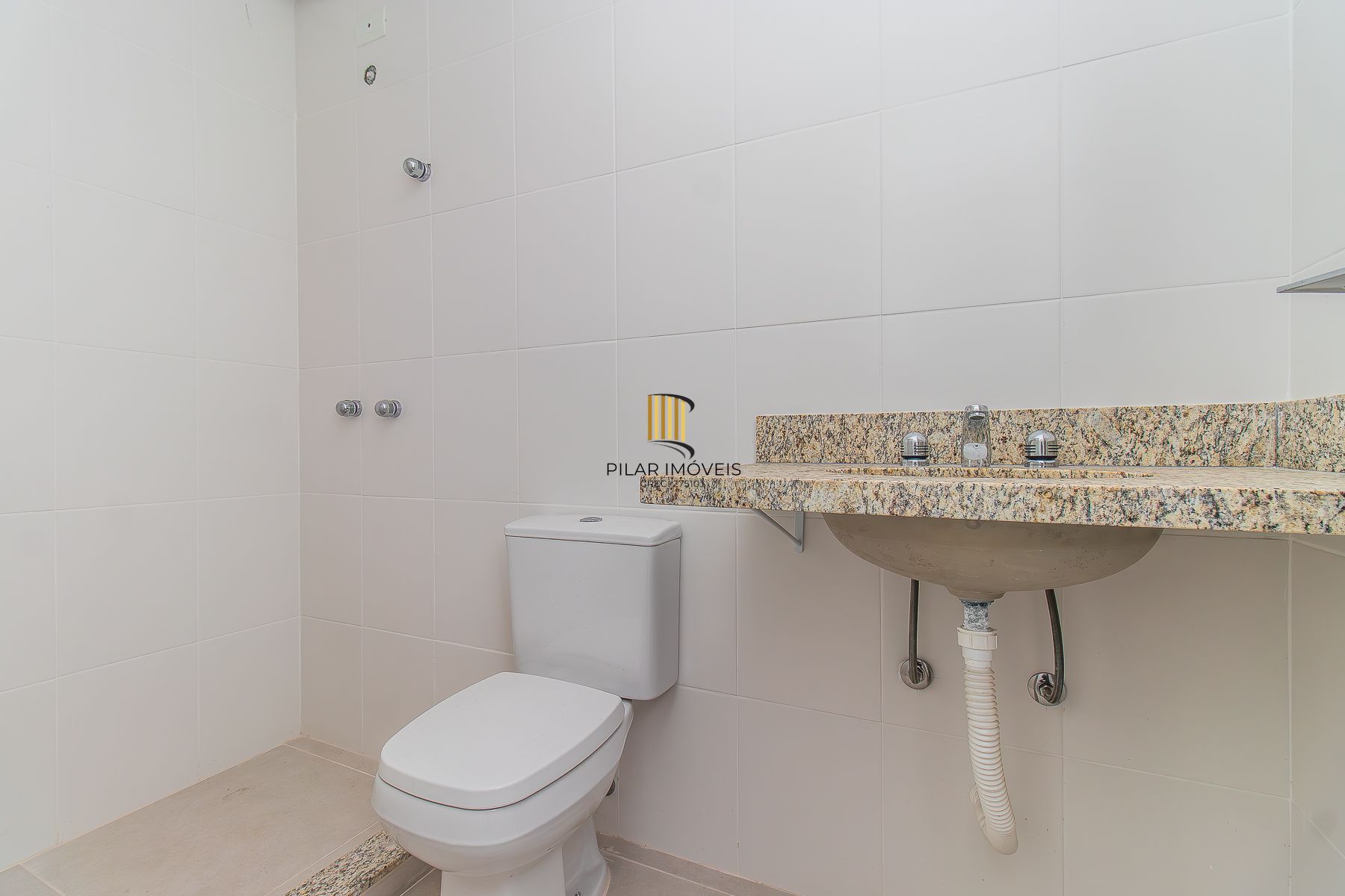 APARTAMENTO COBERTURA - 2 DORMS - 2 VAGAS - 166,21 m² - TRISTEZA