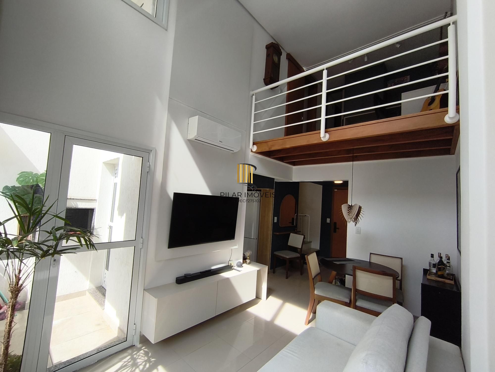 APARTAMENTO 2 DORMITÓRIOS COM 1 VAGA NO MENINO DEUS