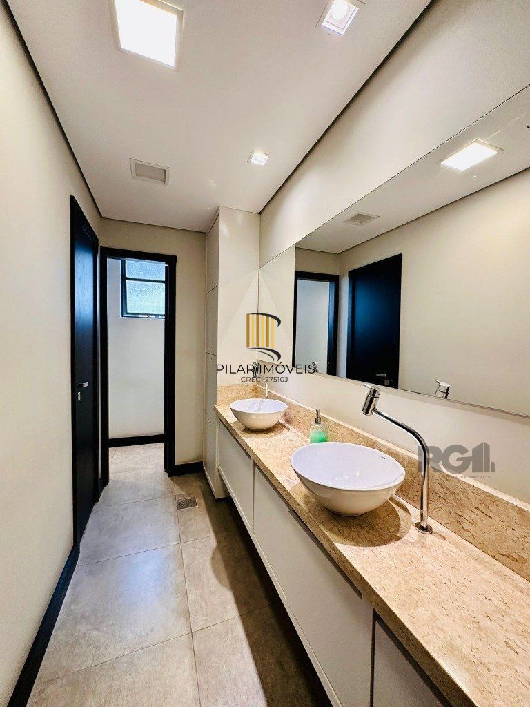 Sala comercial 2 vagas 227m² Menino Deus