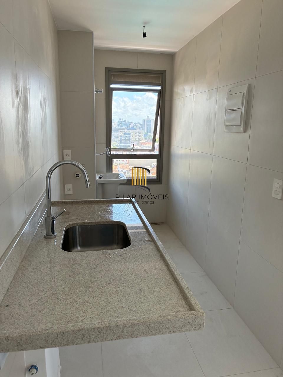 Lindo imóvel 2 dormitórios, 1 suíte, 64 m2, vaga de garagem no bairro Praia de Belas