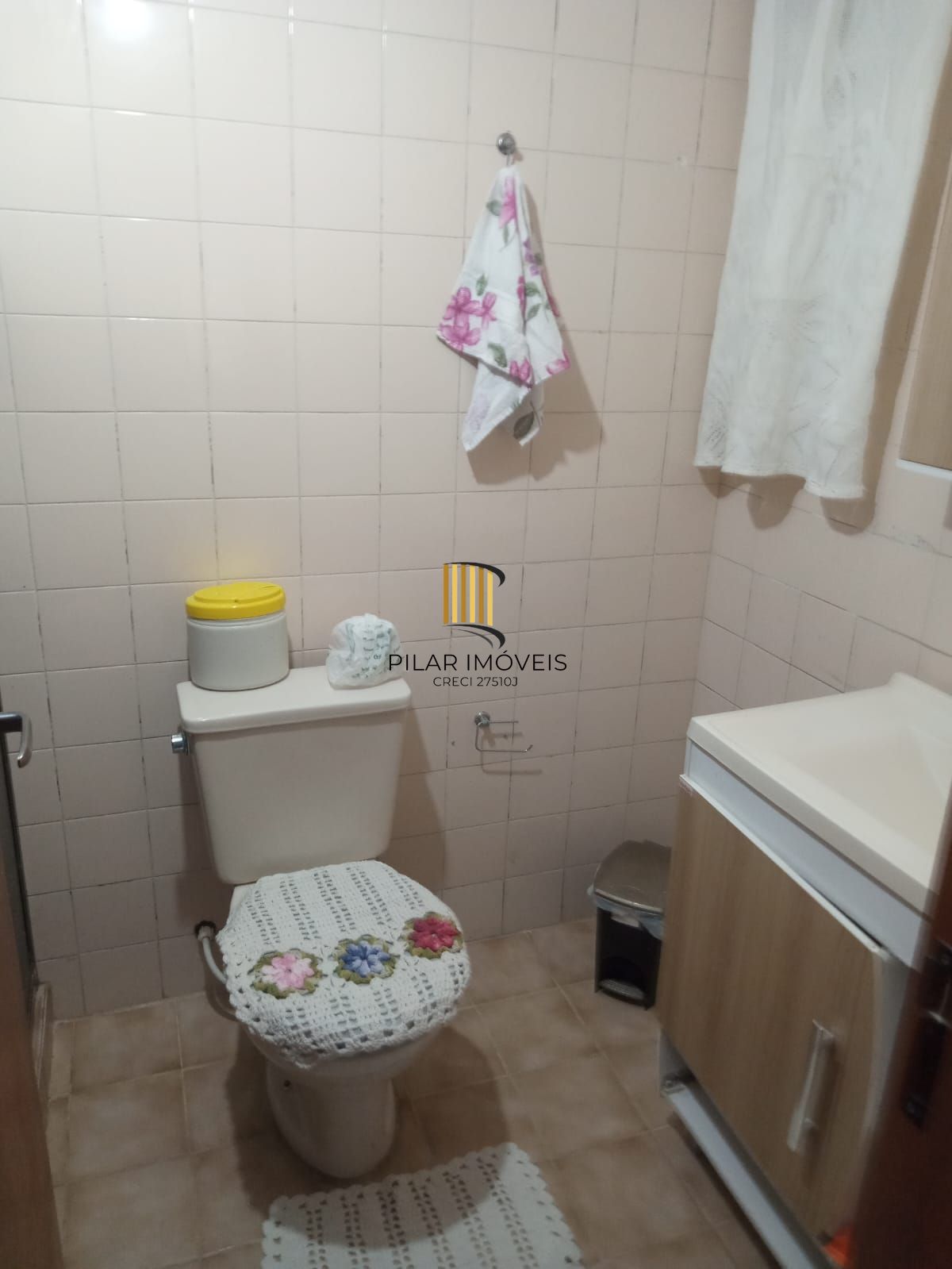 Apartamento dois dormitórios térreo com uma vaga escriturada
