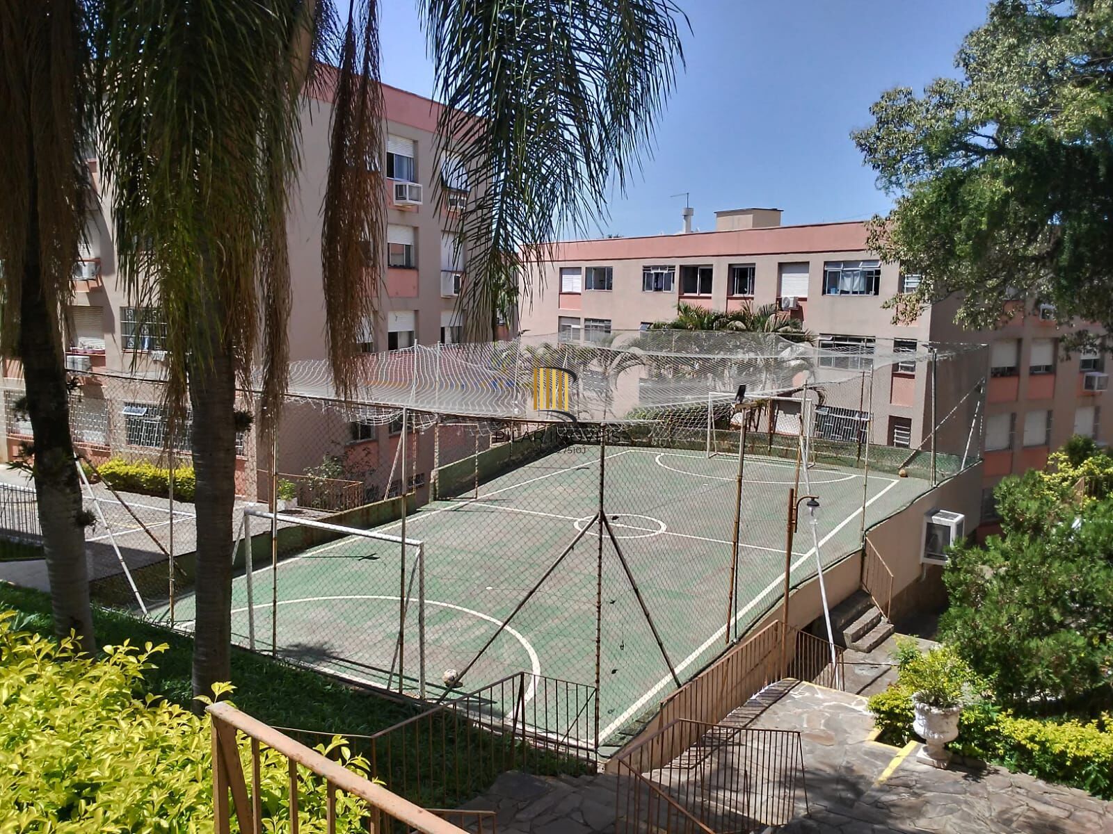 Apartamento dois dormitórios,  uma garagem e vaga rotativa