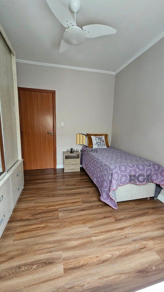 Casa 3 dormitórios, 5 vagas, 155 m² área construída, terreno 300m², Nonoai.