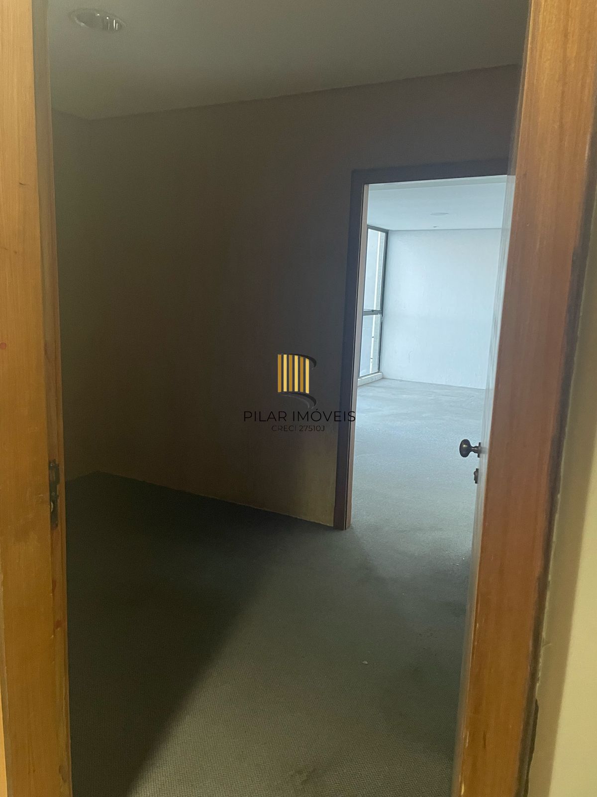 Sala Comercial de 48 m² com garagem, prédio com portaria presencial