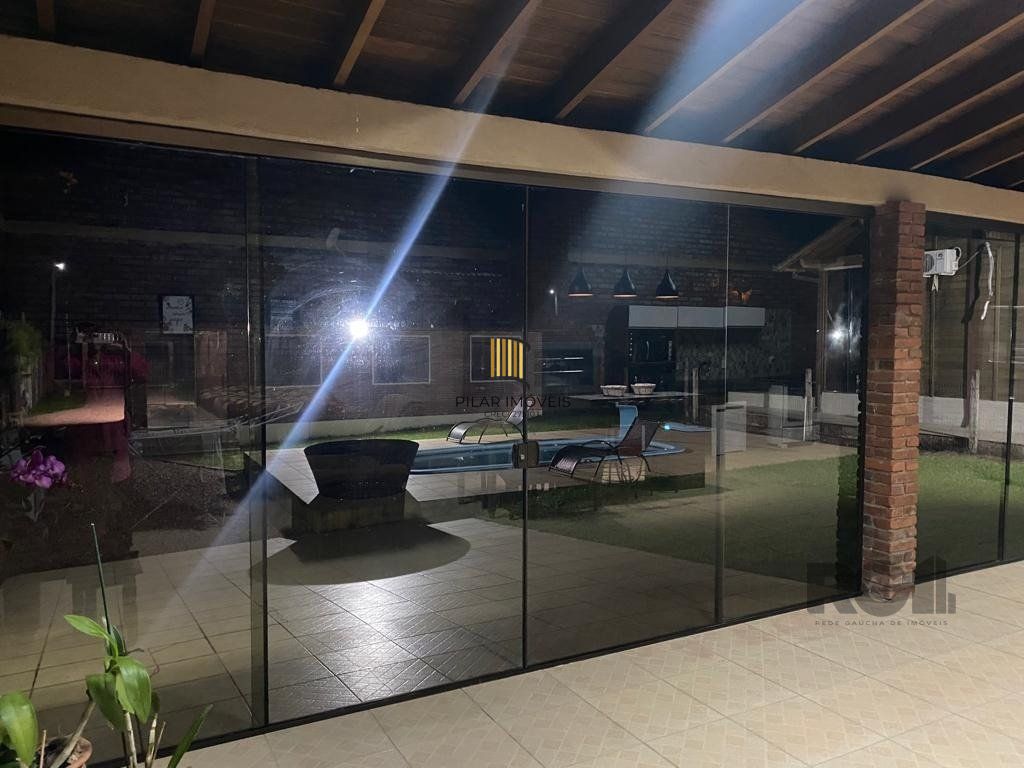 CASA EM CONDOMÍNIO - 3 dorms. - 3 vagas - 150 m² - VIAMÃO
