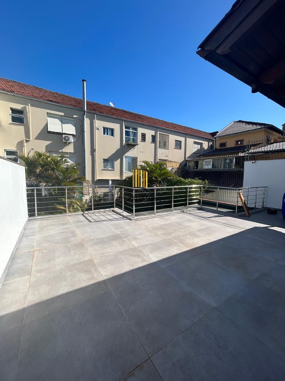 CASA -4 DORM. -com 2 suítes - 3 BOX- 297,18 m² - MENINO DEUS