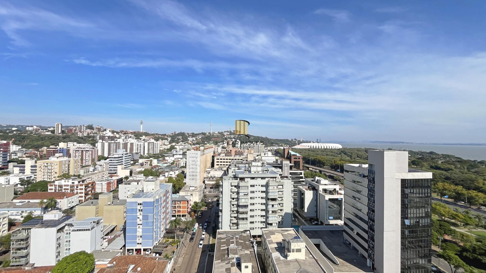 Duplex, mobiliado, andar alto de 2 dormitórios; 2 vagas