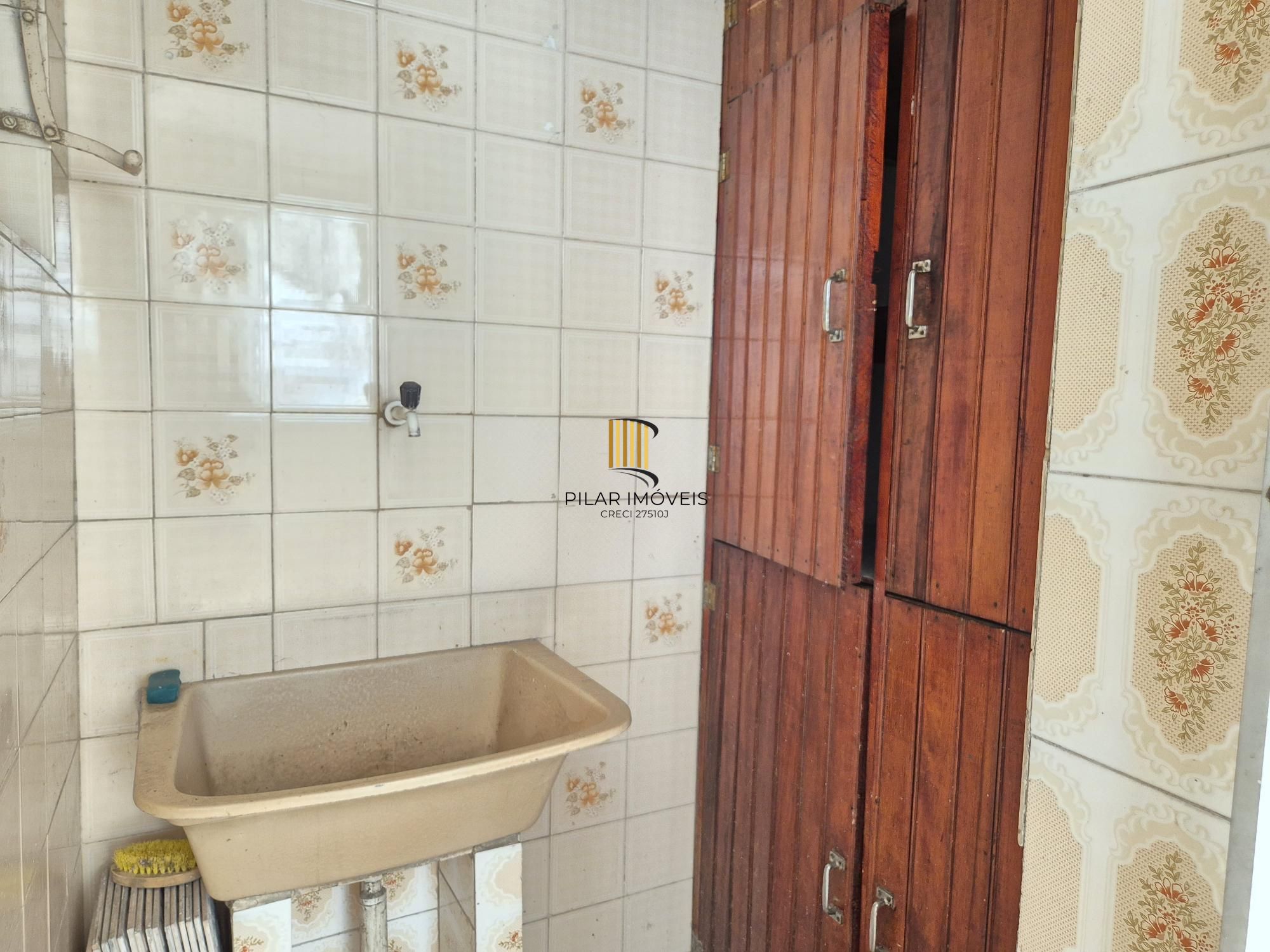 3Dormitórios, desocupado.