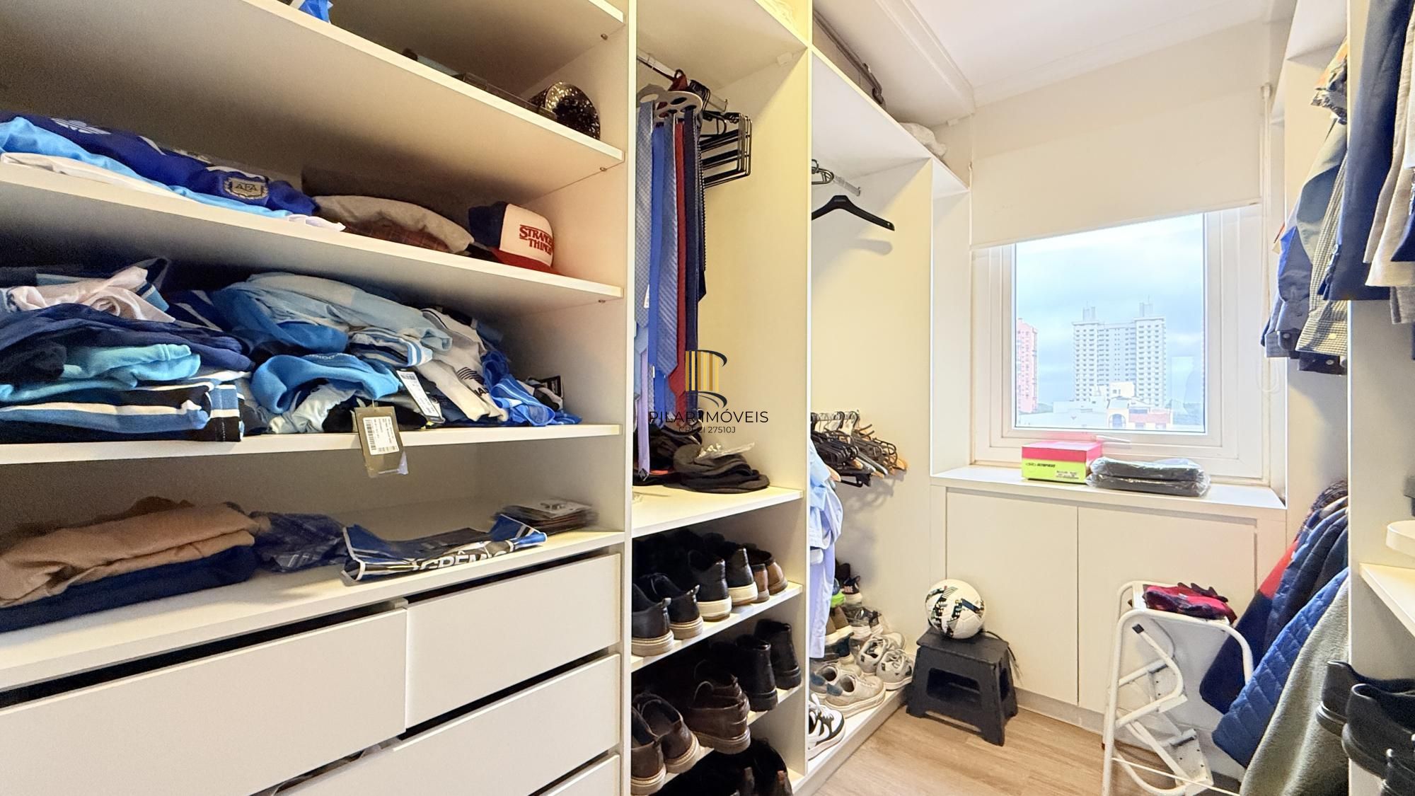 Excelente apartamento amplo com 2 dormitórios, 2 suítes mais dependência de empregada ou gabinete ou 3º dormitório