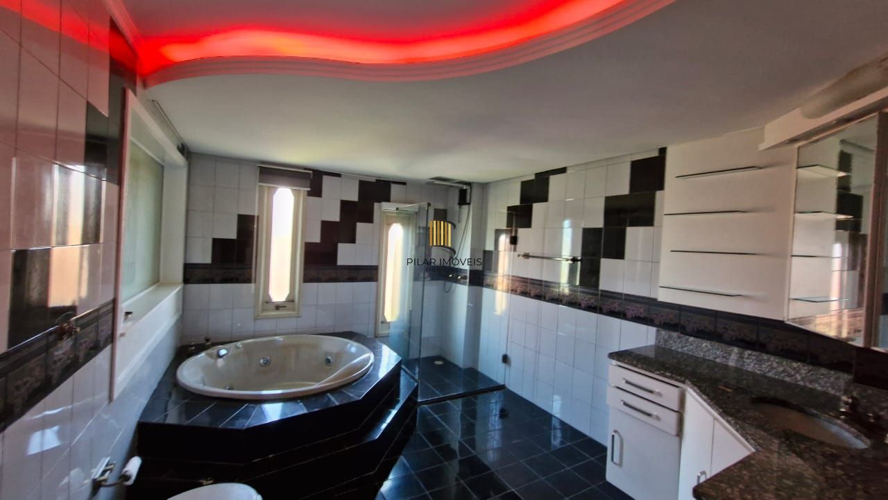 Casa em Condomínio Fechado em Ipanema com 4 dormitorios