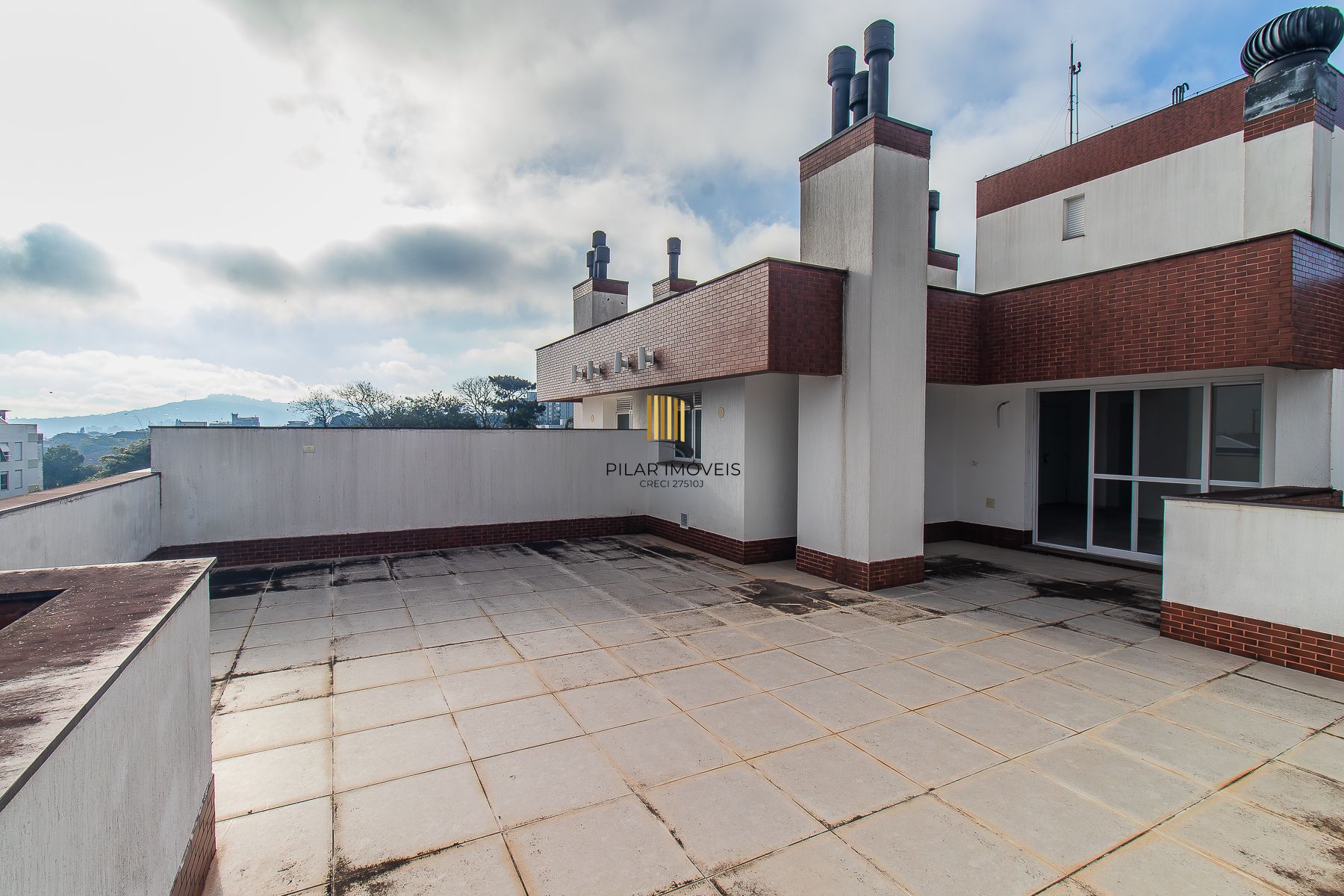 APARTAMENTO COBERTURA - 2 DORMS - 2 VAGAS - 166,21 m² - TRISTEZA