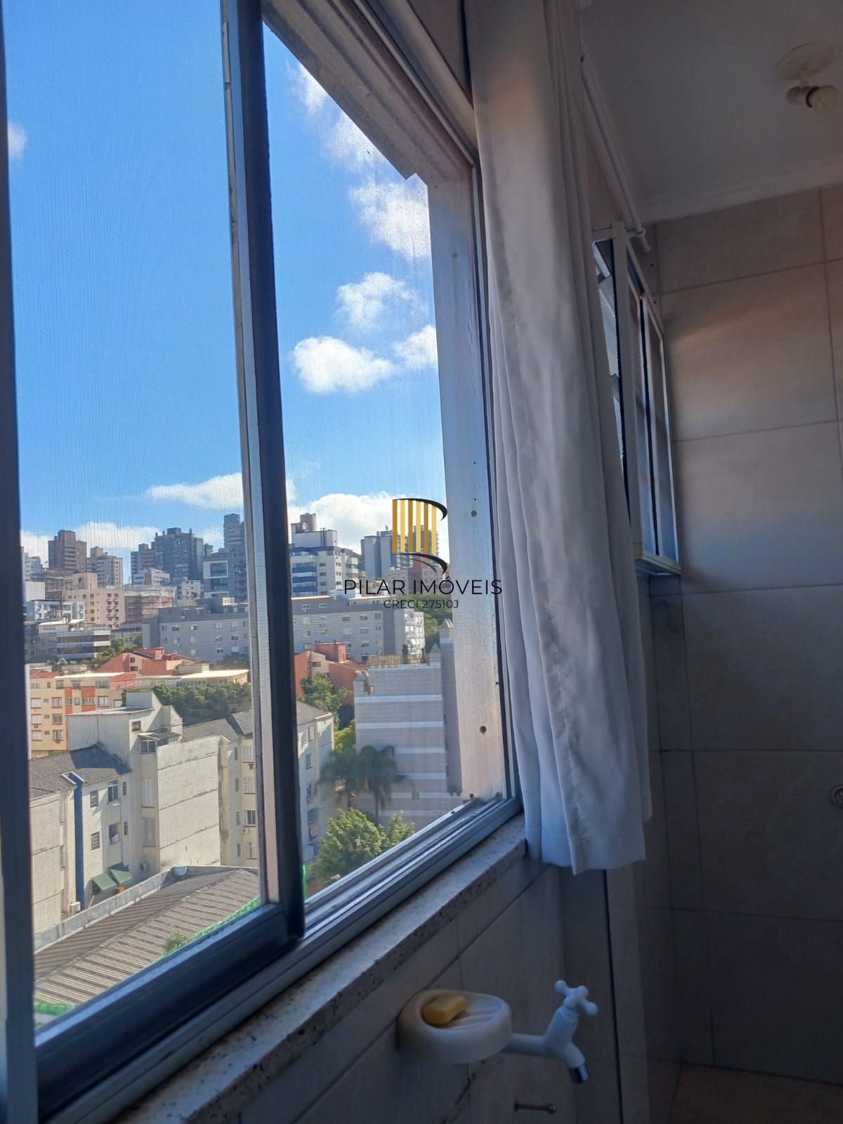 Apartamento três dormitórios ( uma suíte) panorâmico