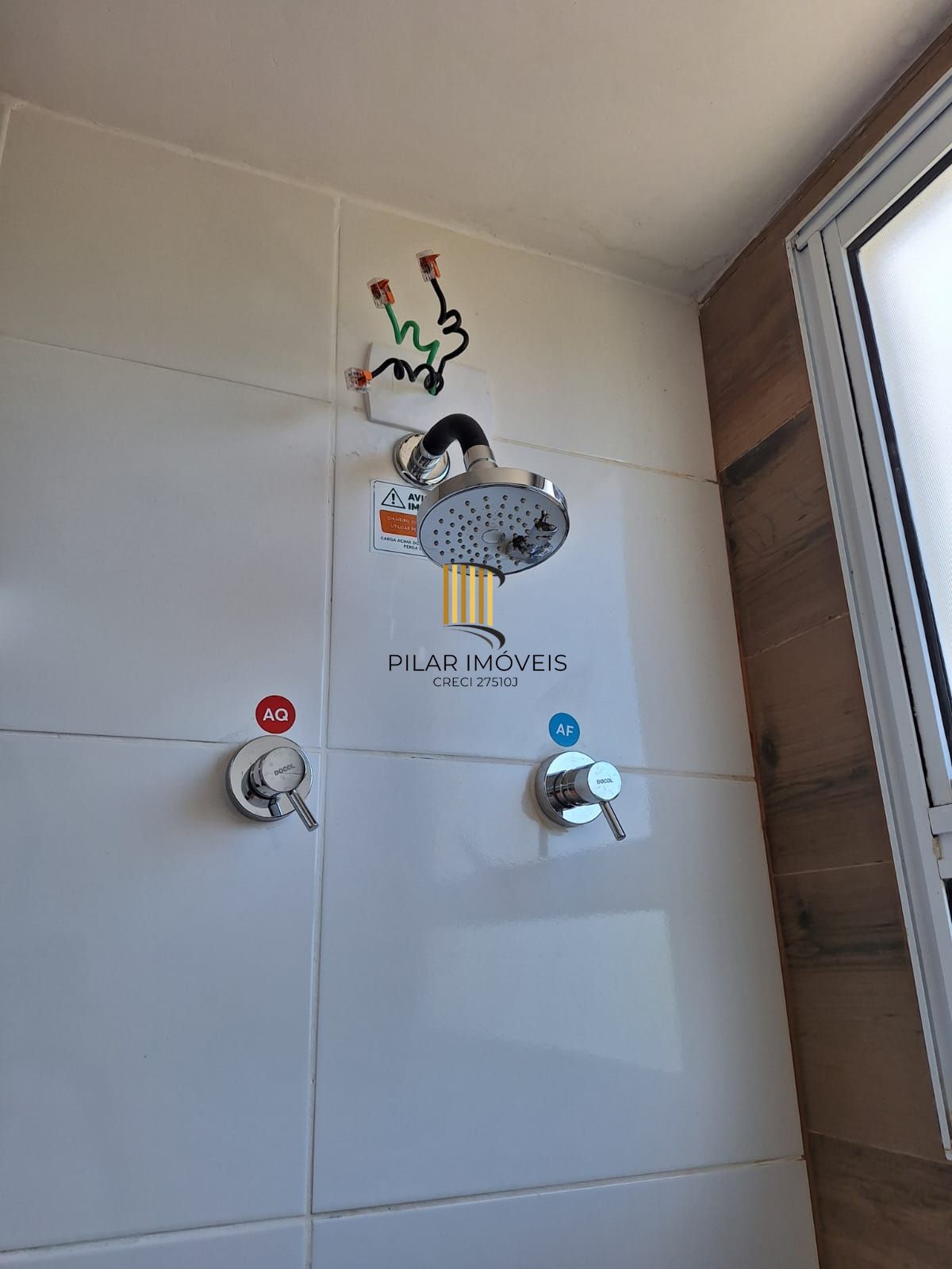 Apartamento 02 dormitorios com estacionamento privativo