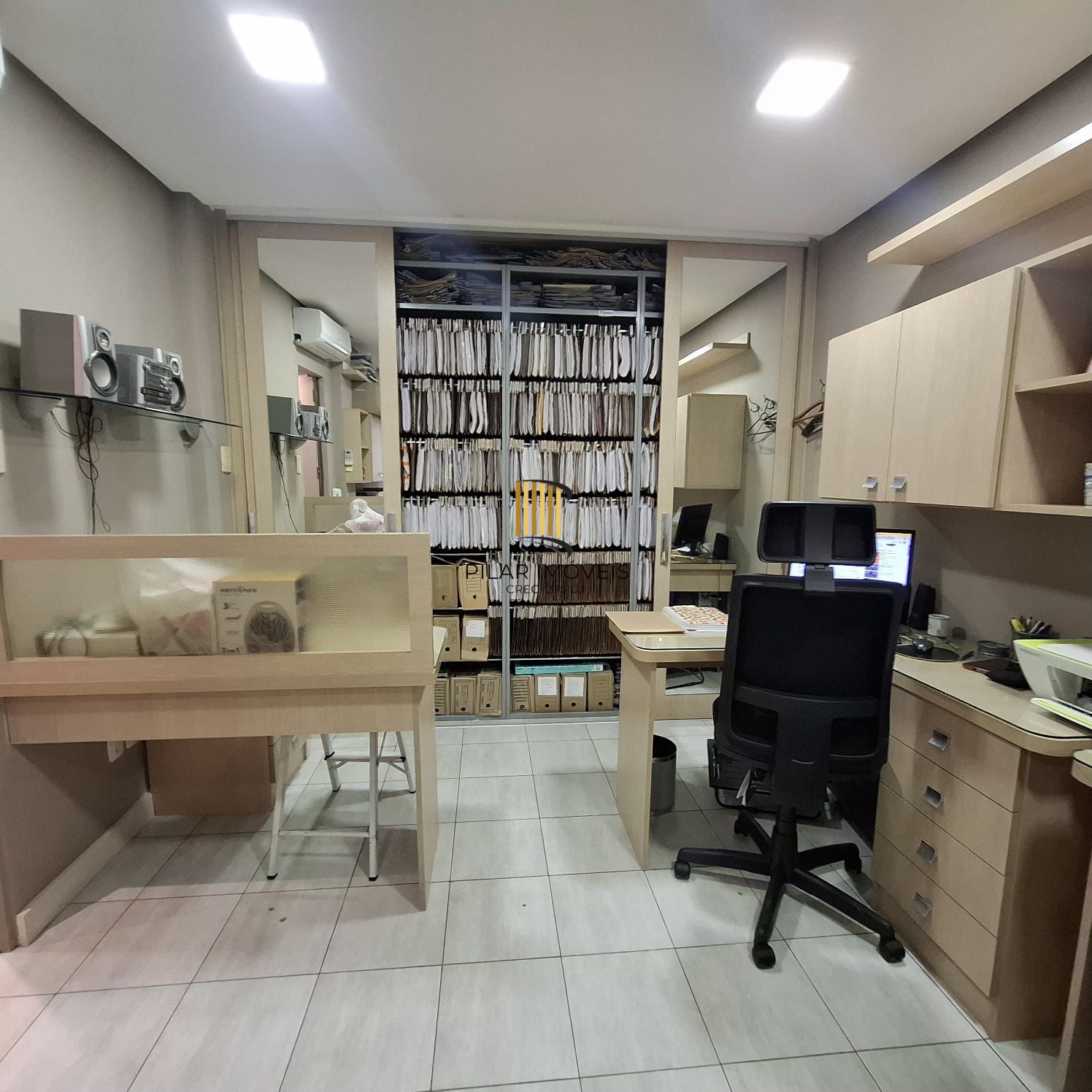 Sala Comercial com vaga para um carro escriturada