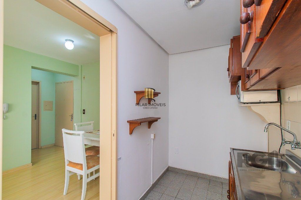 APARTAMENTO 1 DORMITÓRIO SEMI-MOBILIADO COM 34,94m² privativo - CIDADE BAIXA