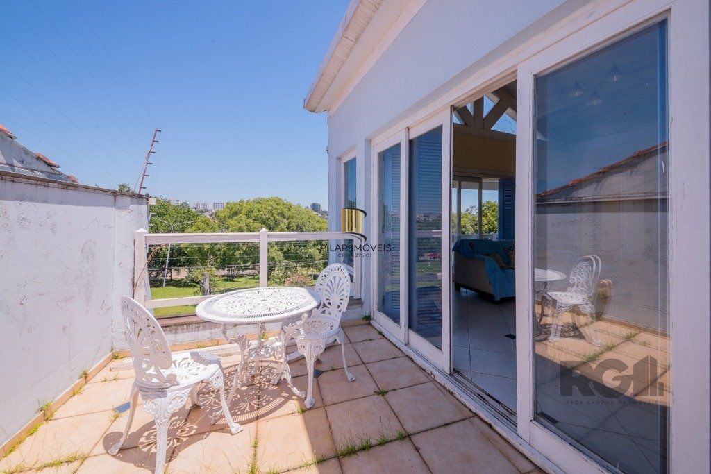 Casa - 4 suítes - 3 vagas - 350 m² - BAIRRO CHÁCARA DAS PEDRAS