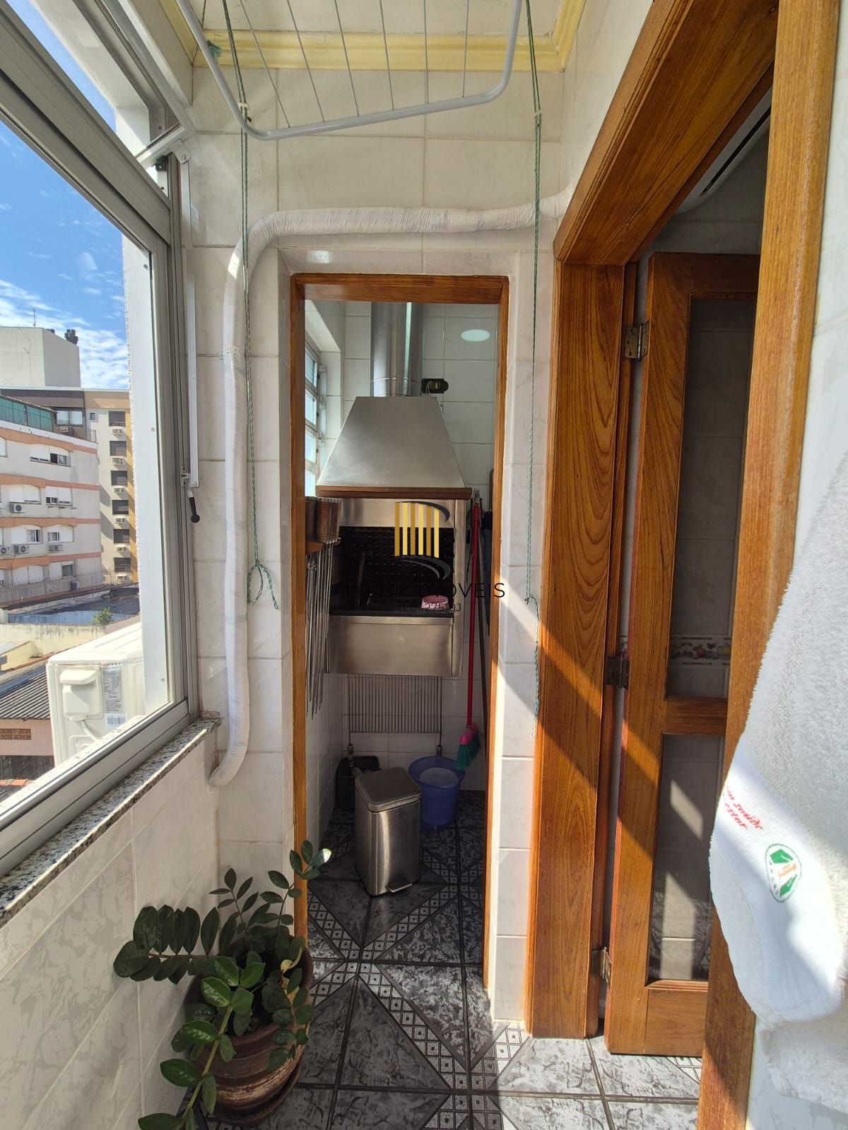 Amplo apto 3dormit e 2 vagas no Menino Deus