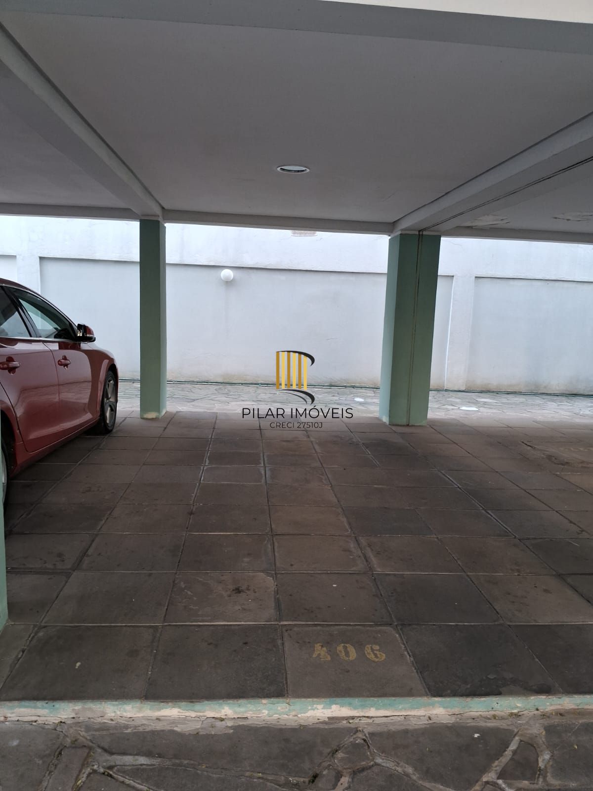 Apartamento de 58 m² com 2 quartos localizado no Bairro Menino Deus.