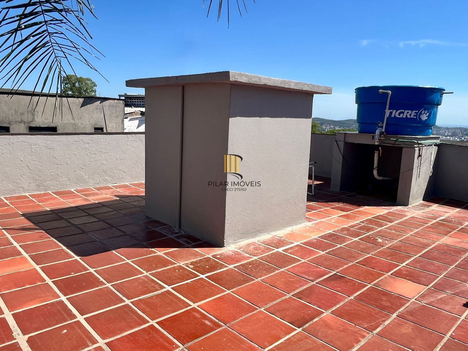 2 Casas independentes em terreno de 480m.