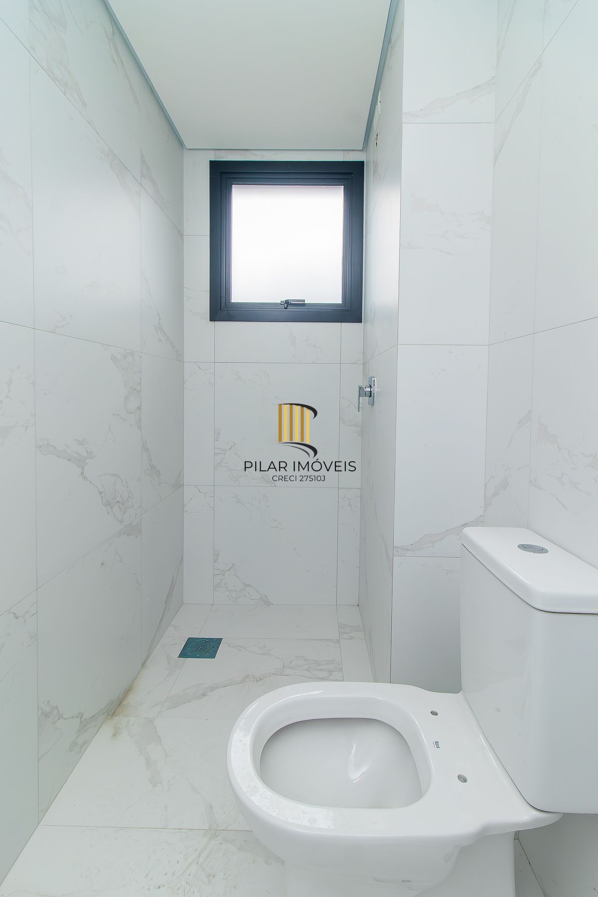 APARTAMENTO 2 D (um suíte) 80,45m² - 1 vaga simples descoberta- MENINO DEUS