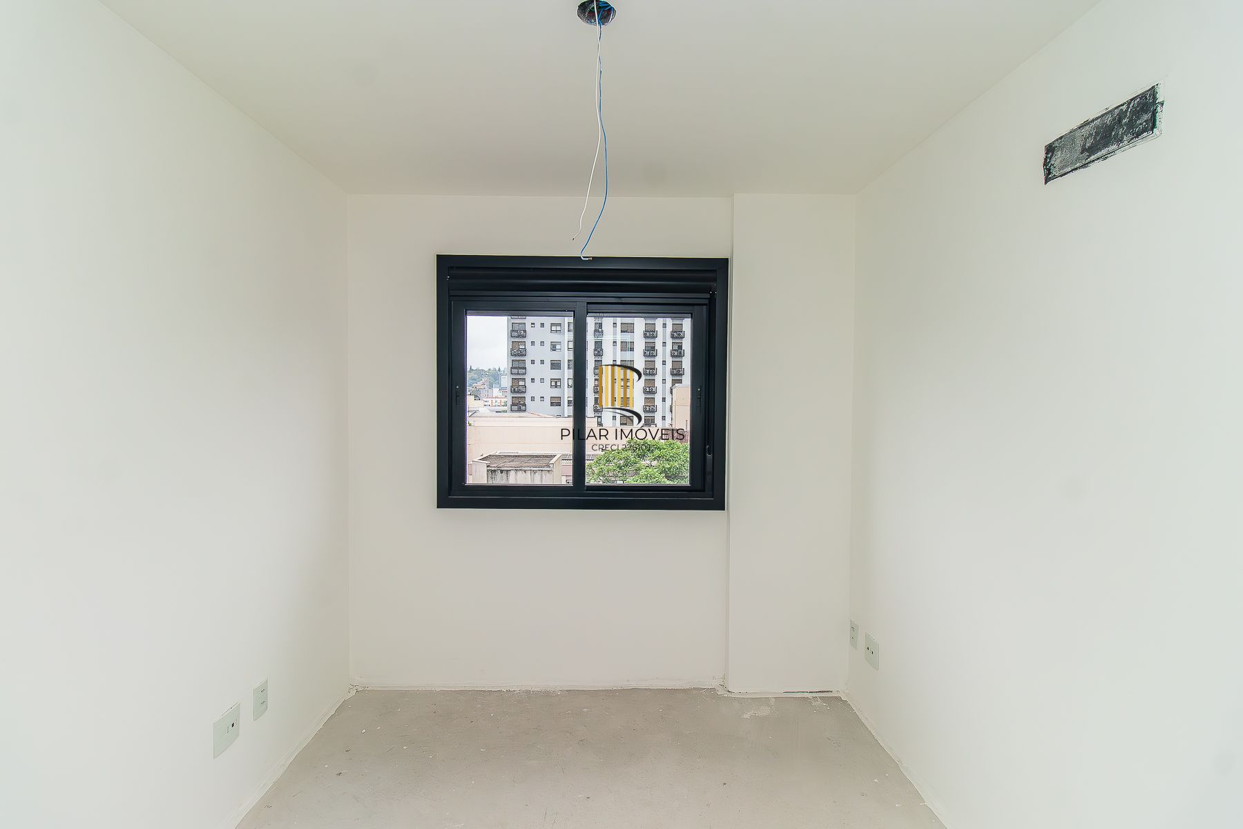 APARTAMENTO 2 D (um suíte) 80,45m² - 1 vaga simples descoberta- MENINO DEUS