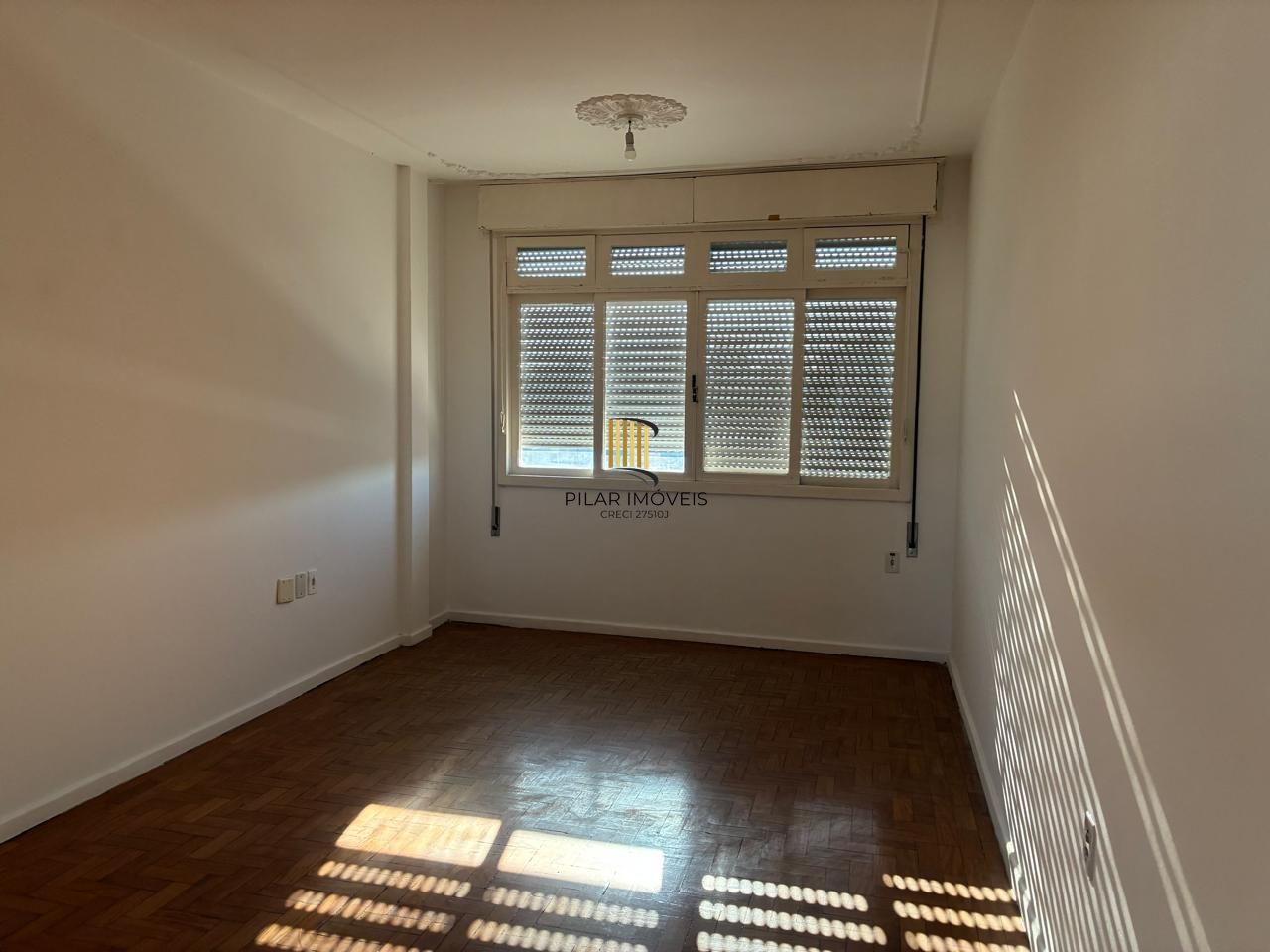 AMPLO APARTAMENTO DE 3 DORMITÓRIOS NA CIDADE BAIXA
