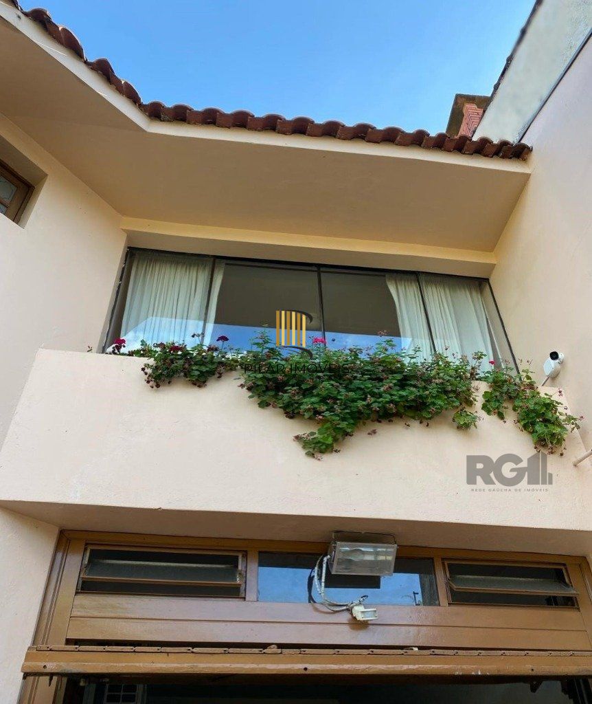 CASA - 4 dorms. -  3 vagas - 254,79 m² - SANTA TEREZA