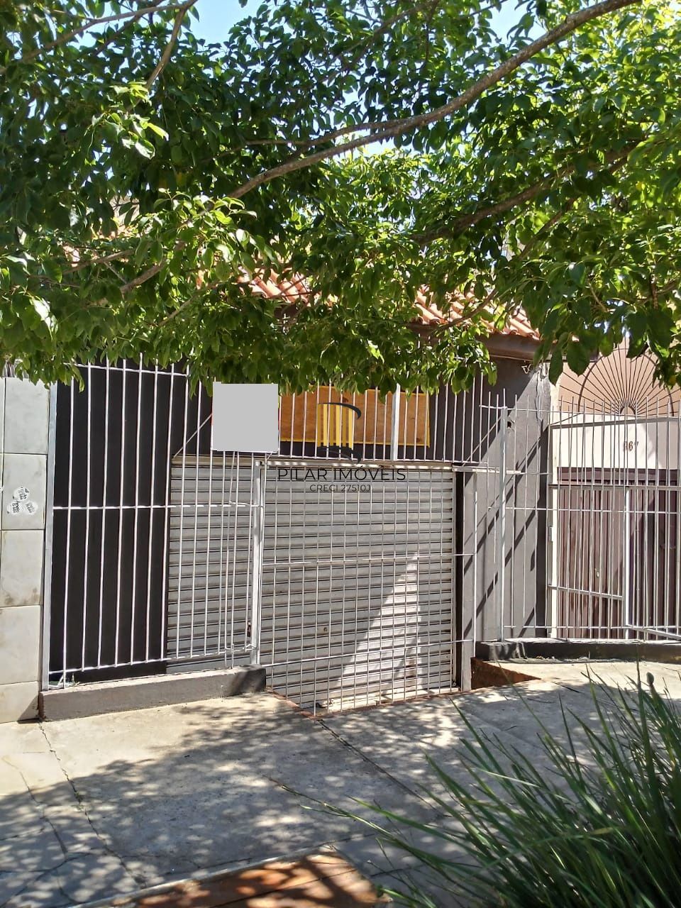 Loja térrea, frente para a rua Bairro Cristal