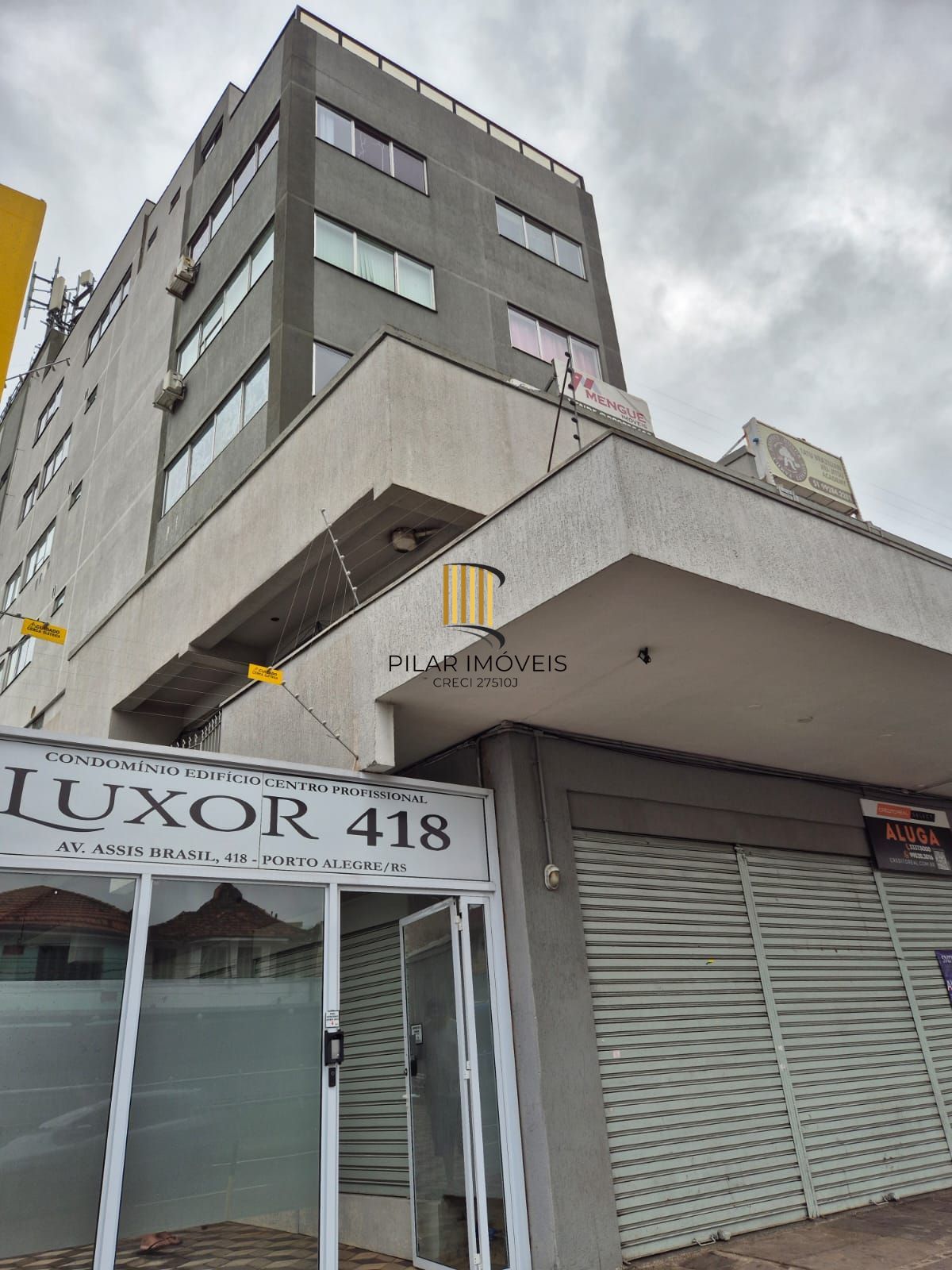 Sala comercial reformada e desocupada - Pilar Imóveis