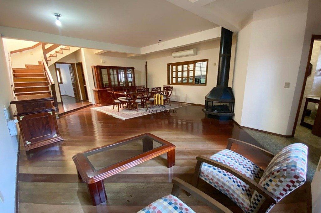 CASA - 4 dorms. -  3 vagas - 254,79 m² - SANTA TEREZA