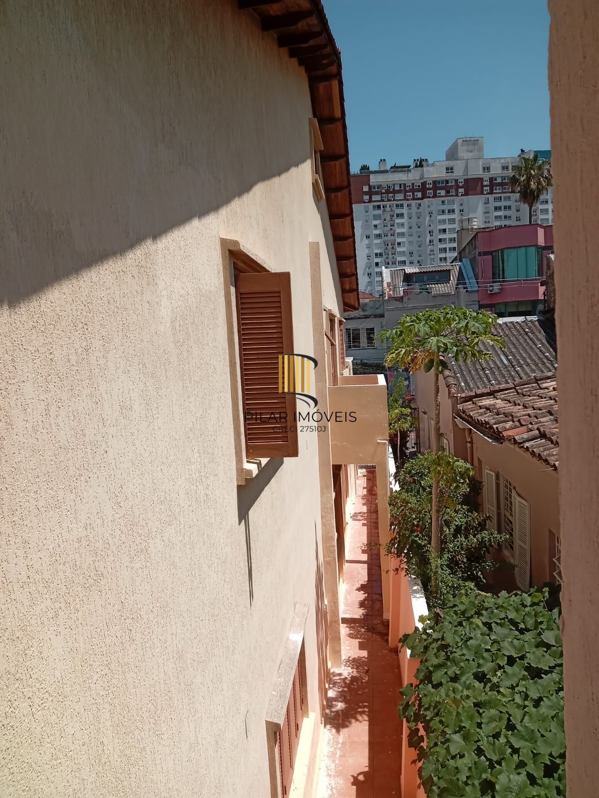 Ótima Casa com 4 Dormitórios no Bairro Cidade Baixa